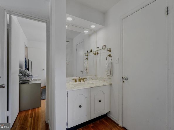 1811 Saint Roman Drive, Vienna VA 22182