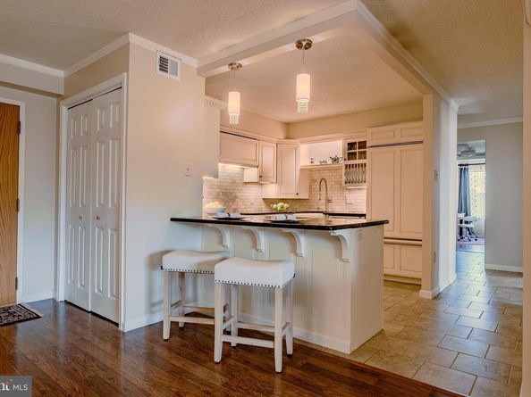 10211 Valley Forge Circle 211, King Of Prussia PA 19406