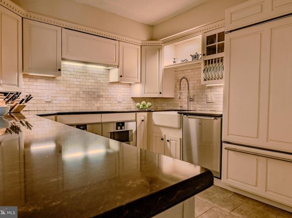 10211 Valley Forge Circle 211, King Of Prussia PA 19406