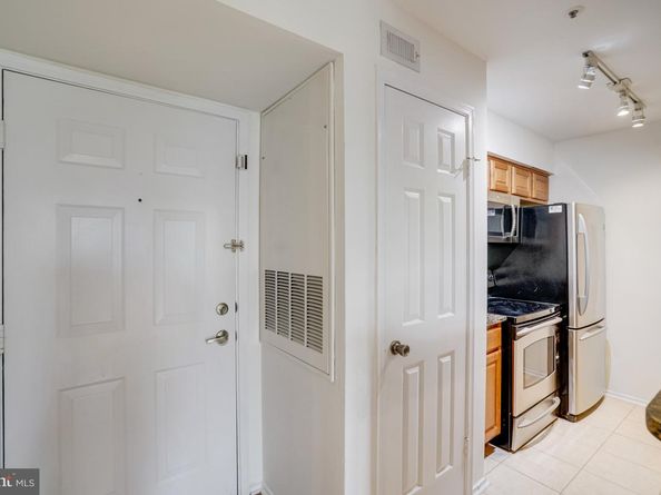 3307 Wyndham Circle 3169, Alexandria VA 22302