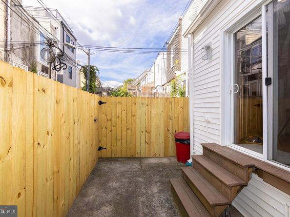 852 N 27TH Street, Philadelphia PA 19130