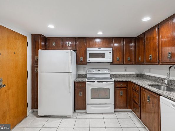1101 S Arlington Ridge Road 704, Arlington VA 22202