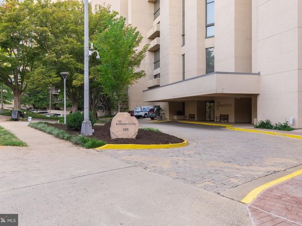 1101 S Arlington Ridge Road 704, Arlington VA 22202