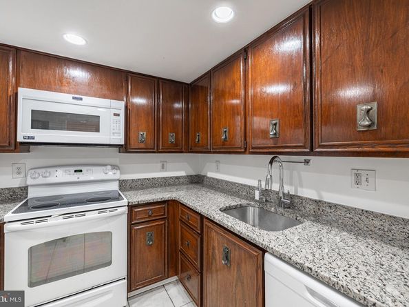 1101 S Arlington Ridge Road 704, Arlington VA 22202