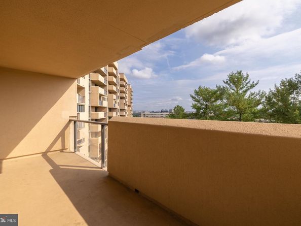1101 S Arlington Ridge Road 704, Arlington VA 22202