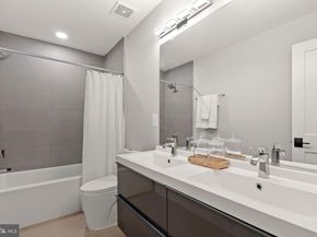 910 9TH Street NE 1, Washington DC 20002