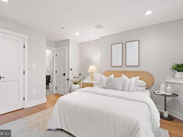 910 9TH Street NE 1, Washington DC 20002