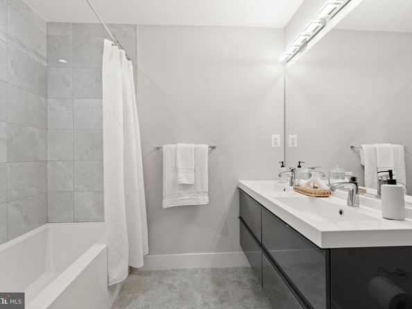 910 9TH Street NE 1, Washington DC 20002