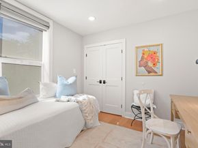 910 9TH Street NE 1, Washington DC 20002