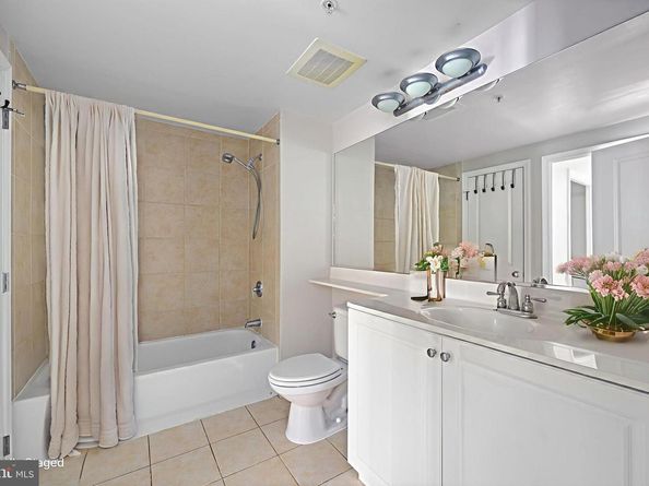 851 N Glebe Road 707, Arlington VA 22203
