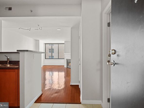 851 N Glebe Road 707, Arlington VA 22203