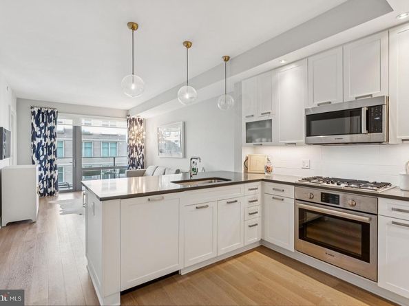 4960 Fairmont Avenue 904, Bethesda MD 20814
