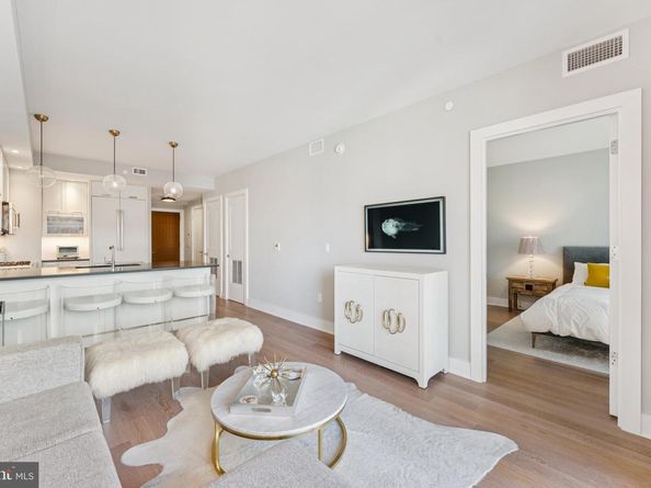 4960 Fairmont Avenue 904, Bethesda MD 20814