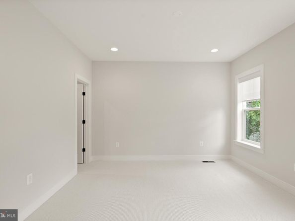 502 Kibler Circle SW, Vienna VA 22180