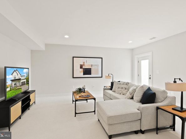 502 Kibler Circle SW, Vienna VA 22180