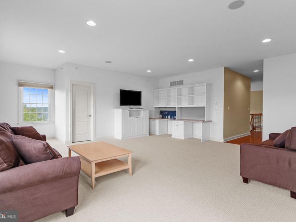 309 Matthews Lane, Newtown PA 18940