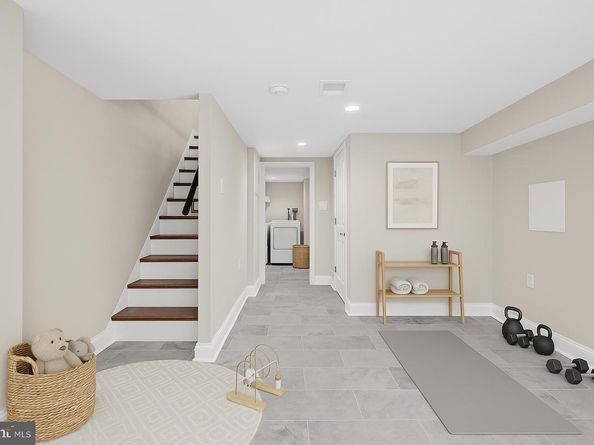 113 Roseberry Street, Philadelphia PA 19148