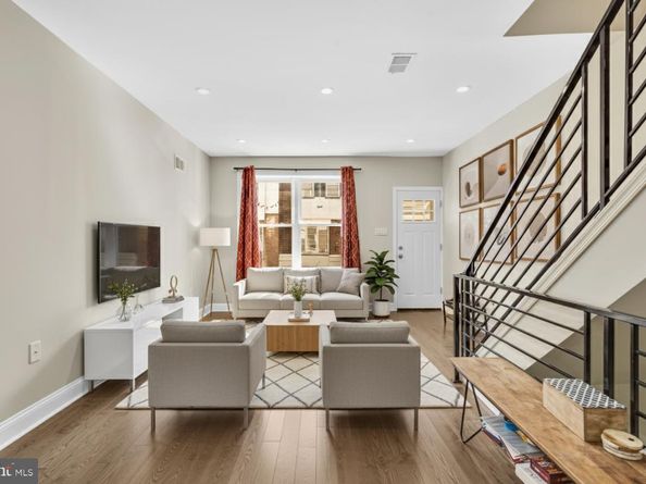 113 Roseberry Street, Philadelphia PA 19148