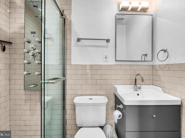 113 Roseberry Street, Philadelphia PA 19148