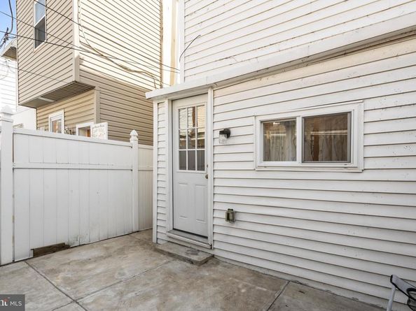 113 Roseberry Street, Philadelphia PA 19148