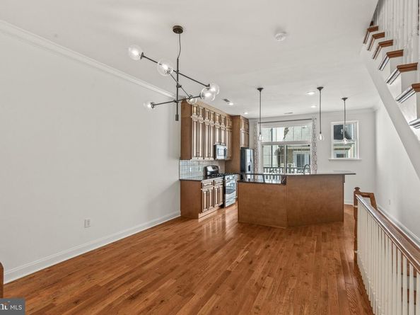 1011 S Dorrance Street, Philadelphia PA 19146