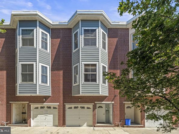1011 S Dorrance Street, Philadelphia PA 19146