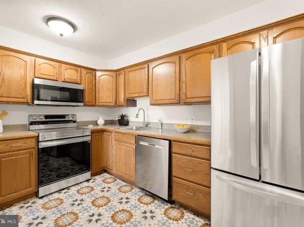 3800 Powell Lane 1130, Falls Church VA 22041