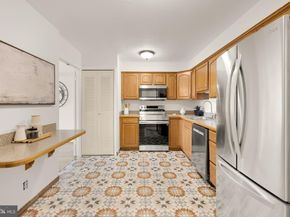 3800 Powell Lane 1130, Falls Church VA 22041