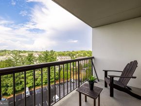 3800 Powell Lane 1130, Falls Church VA 22041