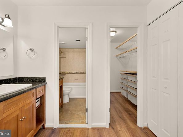 3800 Powell Lane 1130, Falls Church VA 22041