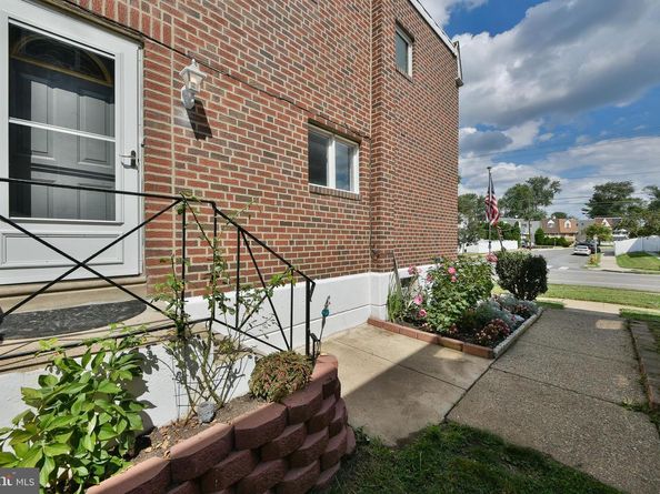 2742 Welsh Road, Philadelphia PA 19152