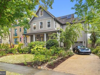 1327 Newton Street NE