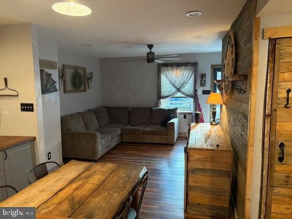 2710 S 7TH Street, Philadelphia PA 19148