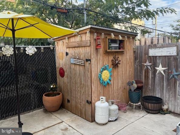 2710 S 7TH Street, Philadelphia PA 19148