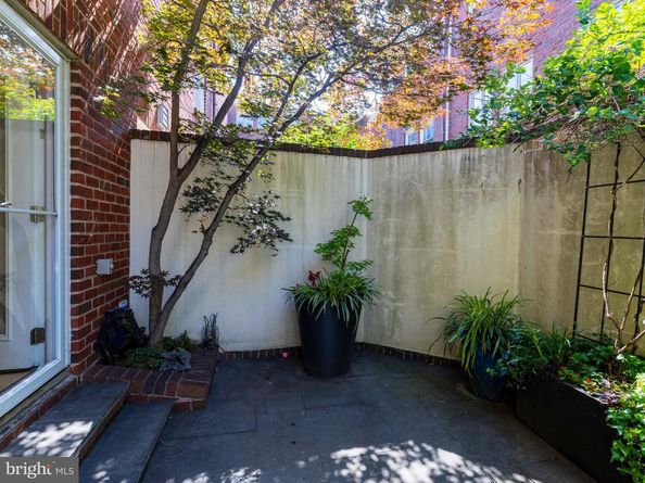 104 Lombard Street, Philadelphia PA 19147