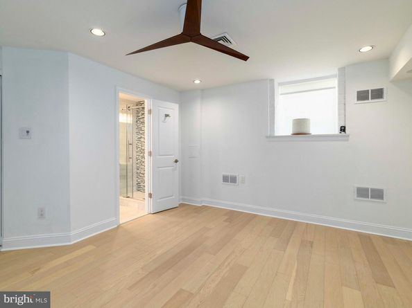 104 Lombard Street, Philadelphia PA 19147
