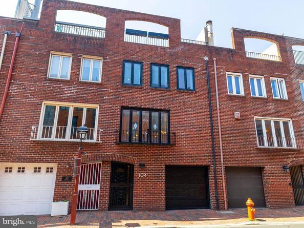 104 Lombard Street, Philadelphia PA 19147