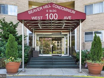 100 West Avenue