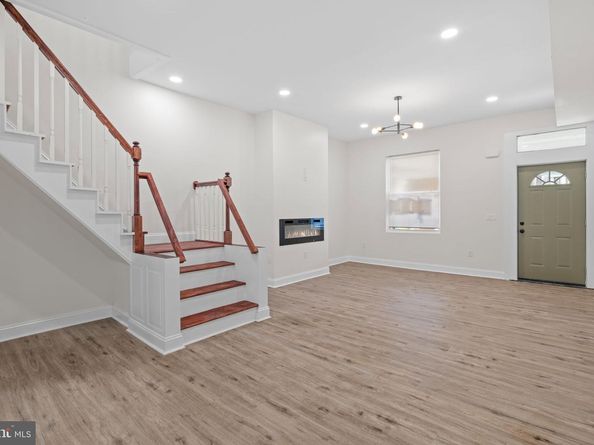 1043 E Chelten Avenue, Philadelphia PA 19138