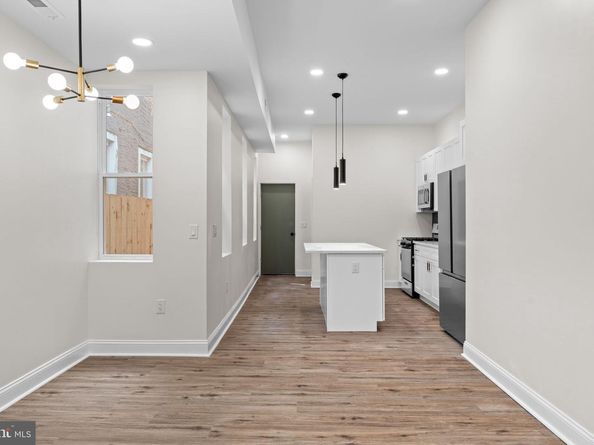 1043 E Chelten Avenue, Philadelphia PA 19138