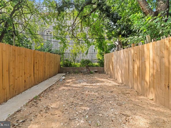 1043 E Chelten Avenue, Philadelphia PA 19138