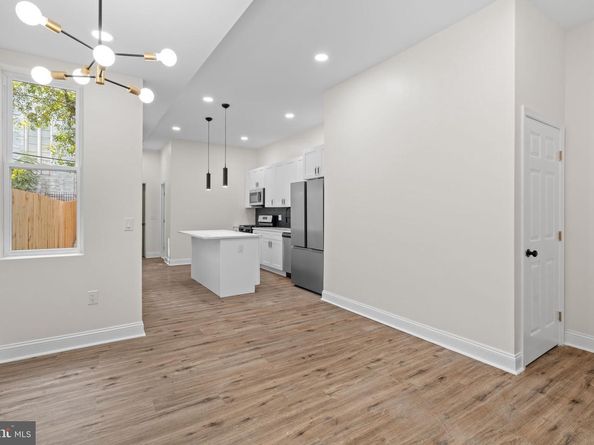 1043 E Chelten Avenue, Philadelphia PA 19138