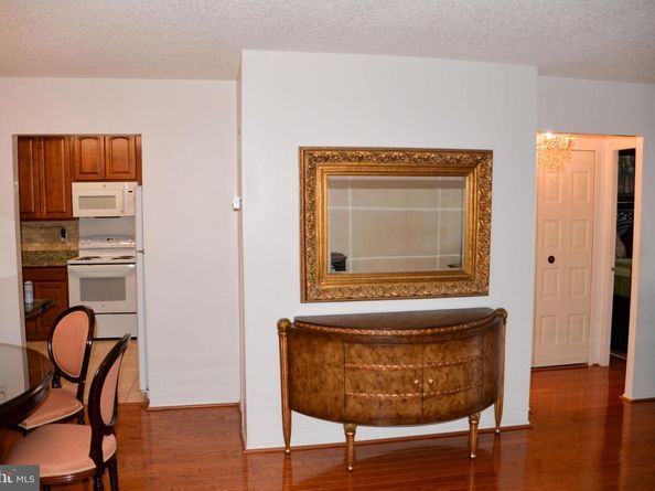 1800 Old Meadow Road 1412, Mclean VA 22102
