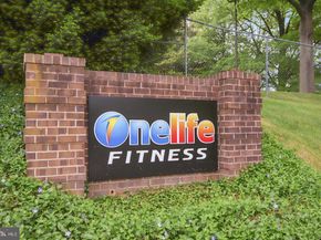 1800 Old Meadow Road 1412, Mclean VA 22102