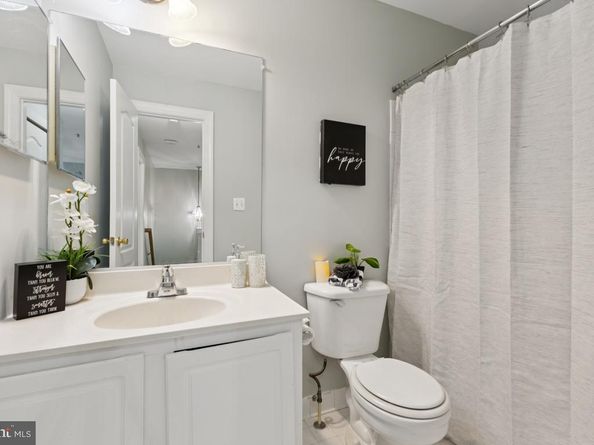 8058 Genea Way 48, Falls Church VA 22042