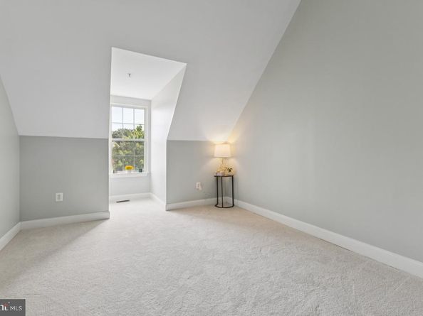 8058 Genea Way 48, Falls Church VA 22042