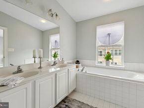 8058 Genea Way 48, Falls Church VA 22042