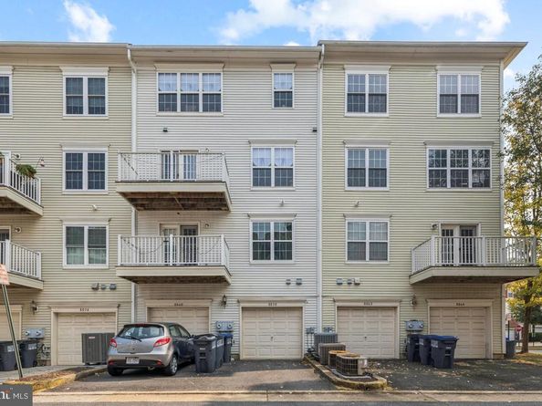 8058 Genea Way 48, Falls Church VA 22042