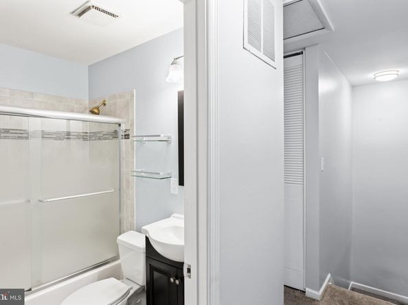 1407 Skyhaven Court, Herndon VA 20170