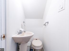 2046 Cherry Street, Philadelphia PA 19103